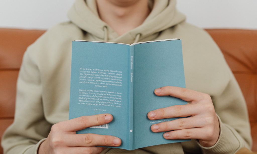11 Common Things That Are 8 Inches Long: A Paperback Book Height